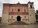 Mitli Zapotekow i Mistekow centrum religijne i nekropolia Kościół na terenie wykopalisk